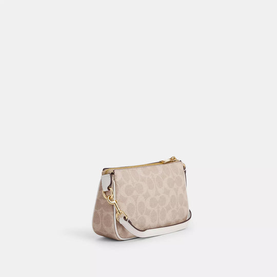 Nolita 19 - Coach